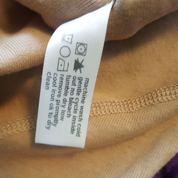 Three Dots Shirt Light Tan Vneck 3/4 sleeve Size Medium - Picture 6 of 6